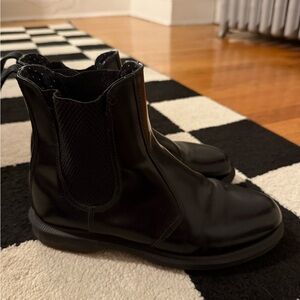 Doc Martens / Dr. Martens Leather Chelsea Boots